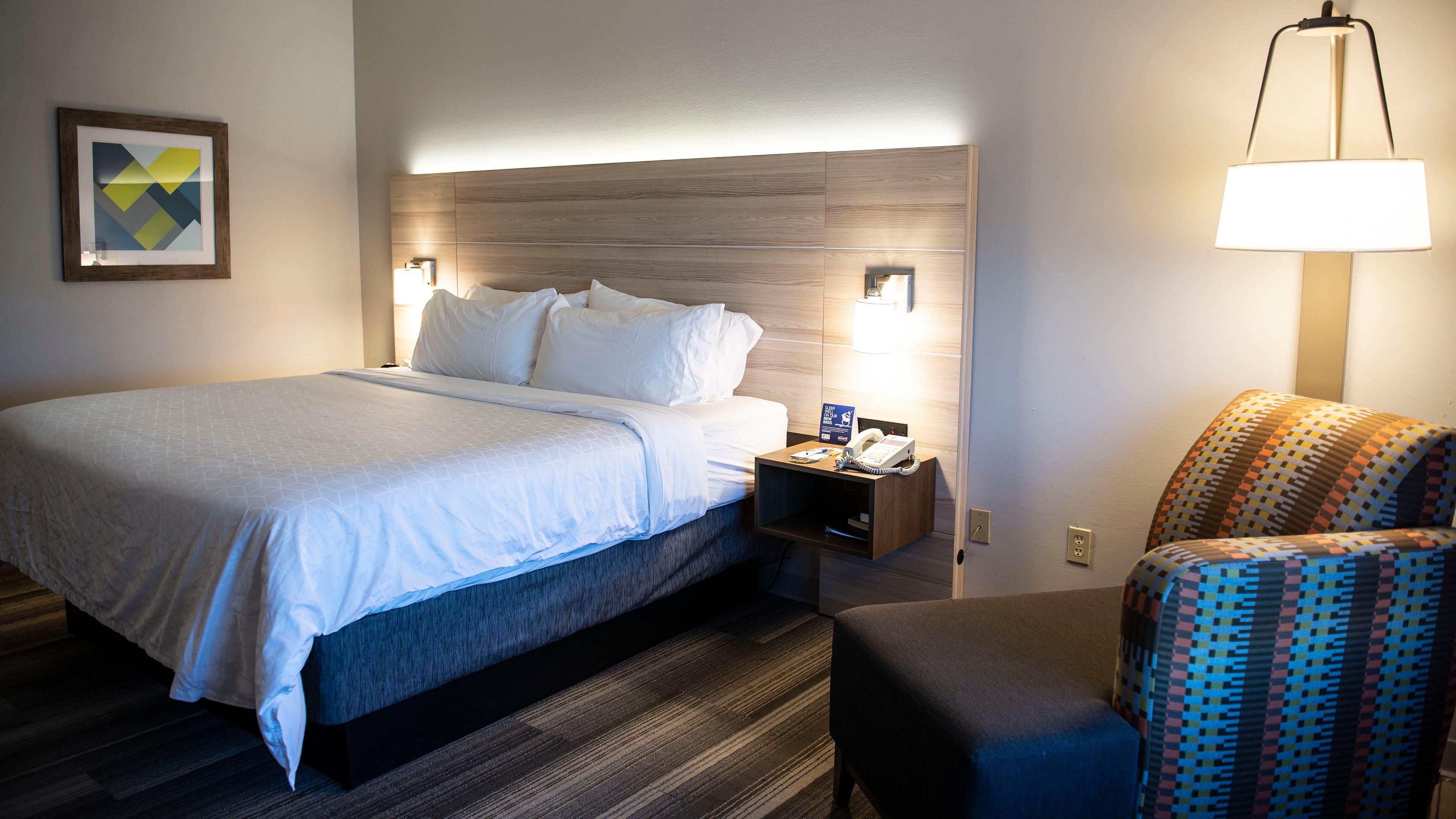 Holiday Inn Express Hotel & Suites Sedalia By Ihg Exterior photo