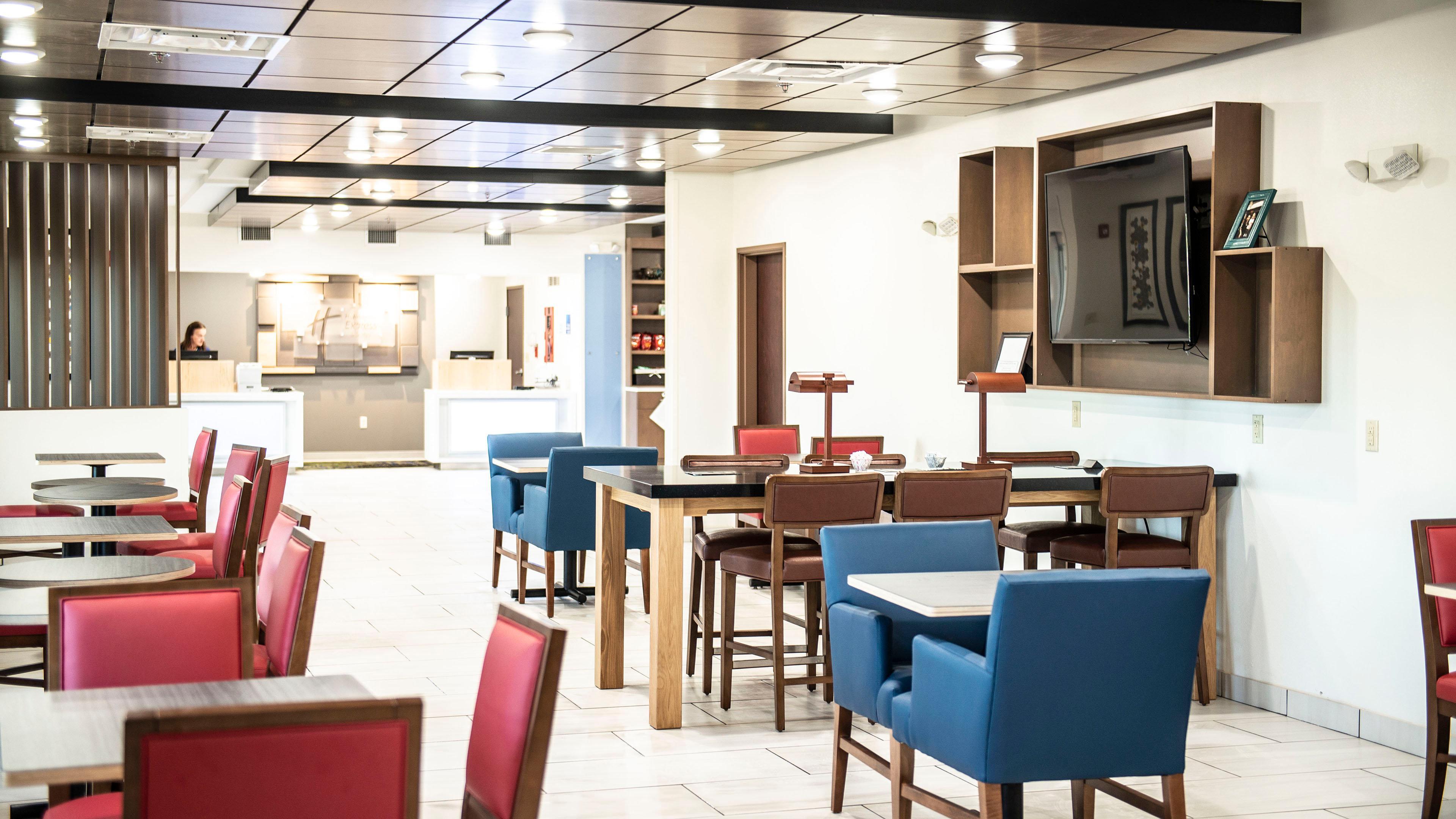 Holiday Inn Express Hotel & Suites Sedalia By Ihg Exterior photo