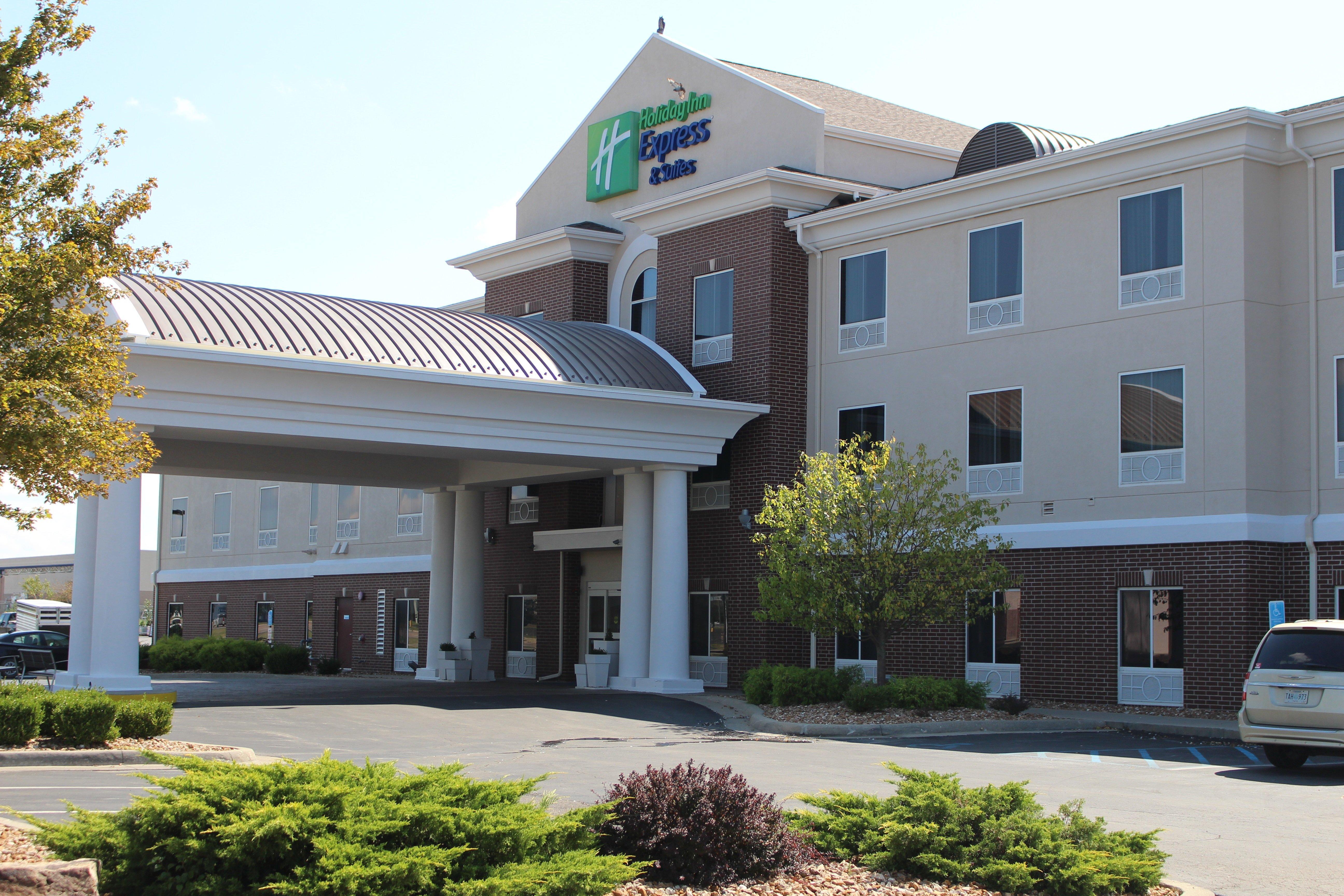 Holiday Inn Express Hotel & Suites Sedalia By Ihg Exterior photo