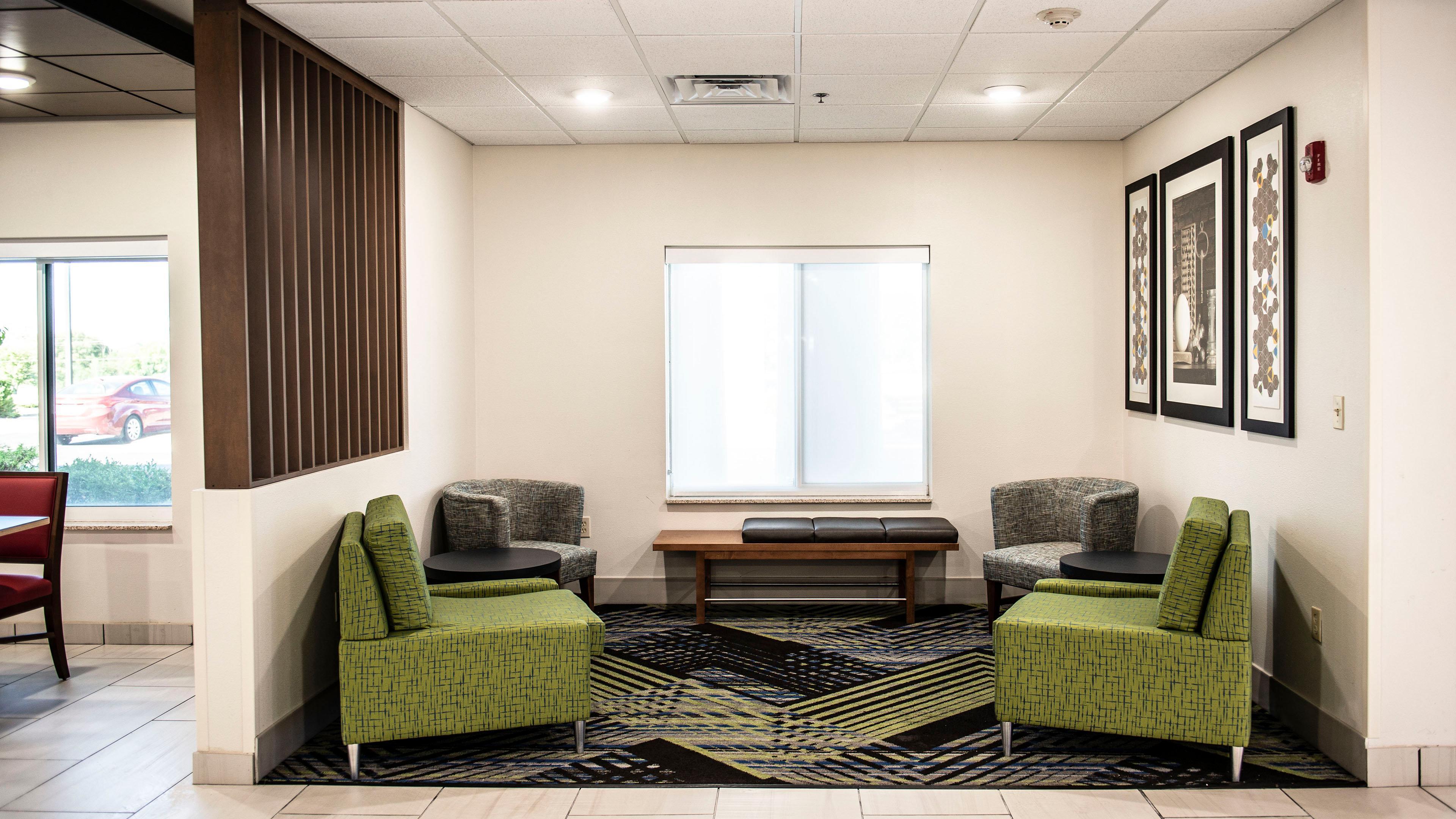 Holiday Inn Express Hotel & Suites Sedalia By Ihg Exterior photo