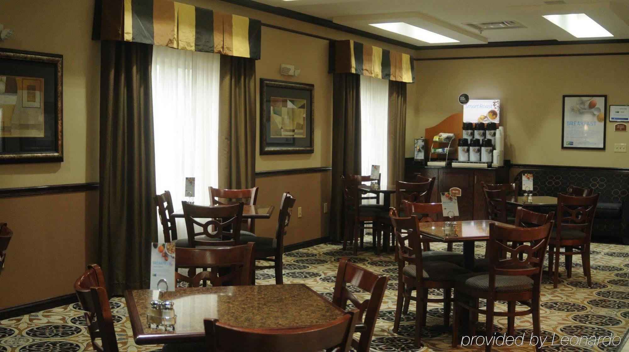 Holiday Inn Express Hotel & Suites Sedalia By Ihg Exterior photo
